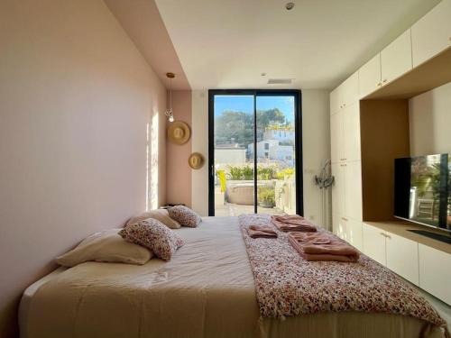 Le Loft de Mel a l'Estaque - atypique & vue mer in Les Riaux Le Loft de Mel a l'Estaque - atypique & vue mer in Les Riaux