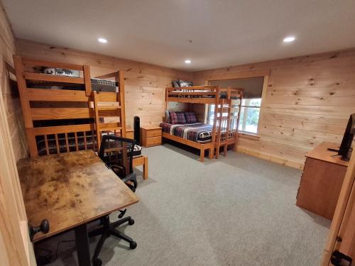 Scoot Cabin - Dogs Welcome! in Carrabassett Valley (ME) Scoot Cabin - Dogs Welcome! in Carrabassett Valley (ME)