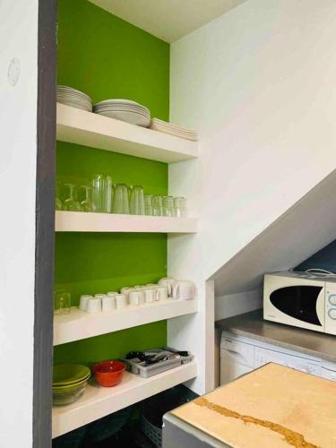 Petit duplex Aéroport de Marseille et Plages (Petit duplex Aeroport de Marseille et Plages) in Marignane Petit duplex Aéroport de Marseille et Plages (Petit duplex Aeroport de Marseille et Plages) in Marignane