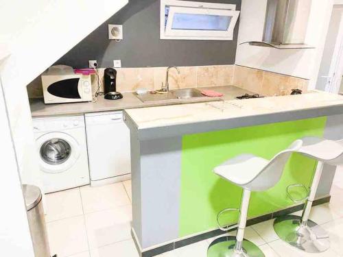 Petit duplex Aéroport de Marseille et Plages (Petit duplex Aeroport de Marseille et Plages) in Marignane Petit duplex Aéroport de Marseille et Plages (Petit duplex Aeroport de Marseille et Plages) in Marignane