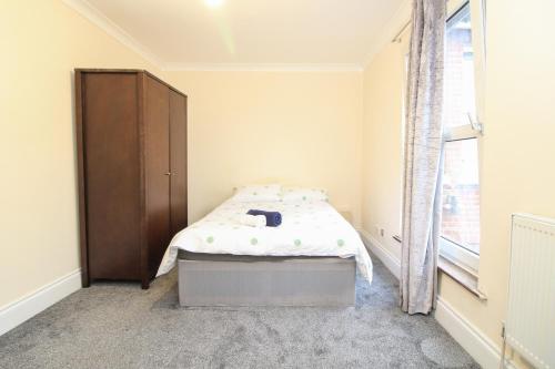 Centrally located double rooms in Freemantle Centrally located double rooms in Freemantle