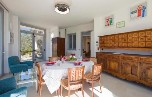 Kitchen, Beautiful Home In Colobraro With Wifi in Colobraro Kitchen, Beautiful Home In Colobraro With Wifi in Colobraro