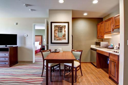 Konyha, Homewood Suites by Hilton Richland in Richland Városközpont Konyha, Homewood Suites by Hilton Richland in Richland Városközpont