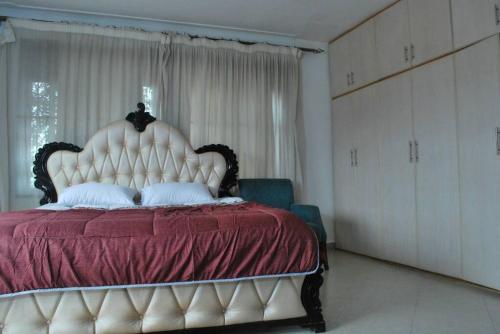 Davie Bunga home, Kalungu road