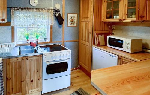 Kitchen, 1 Bedroom Gorgeous Home In Bovik in Grythyttan Kitchen, 1 Bedroom Gorgeous Home In Bovik in Grythyttan