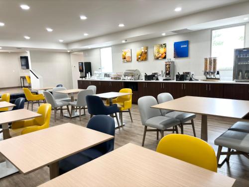 Comfort Inn Marietta-Atlanta near Ballpark/Galleria in Marietta (GA) Comfort Inn Marietta-Atlanta near Ballpark/Galleria in Marietta (GA)