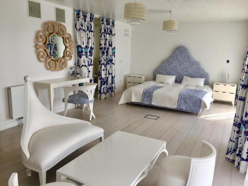 Luxury Lakeside House at Lakes by Yoo in Lechlade Luxury Lakeside House at Lakes by Yoo in Lechlade