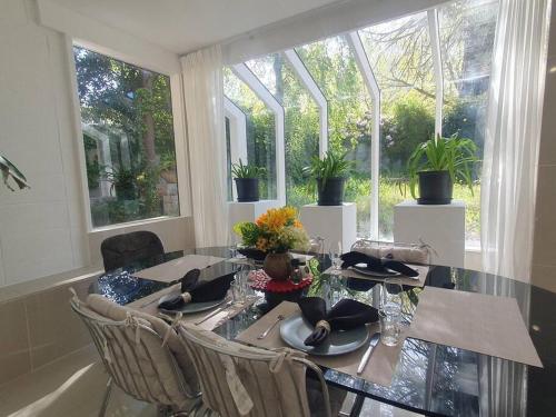 Fasilitas, Architectural Comfy 2B&2B home with a garden view close to a lake and Yarralumla Shopping Centre in Yarralumla Fasilitas, Architectural Comfy 2B&2B home with a garden view close to a lake and Yarralumla Shopping Centre in Yarralumla