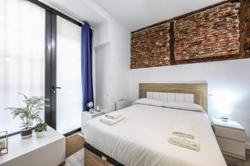 Unique flat La Latina * Billiard & Darts