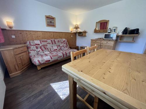 2 pieces en station centrale, 6 pers, acces piste direct, chien admis - FR-1-351-253 in La Plagne 2 pieces en station centrale, 6 pers, acces piste direct, chien admis - FR-1-351-253 in La Plagne