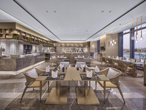 طعام و مشروبات, Hilton Beijing Tongzhou in منتجع يونيفرسال بكين / جويوان / منطقة تونجتشو طعام و مشروبات, Hilton Beijing Tongzhou in منتجع يونيفرسال بكين / جويوان / منطقة تونجتشو