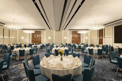 Park Inn by Radisson Hotel & Apartments Kuwait in Kuwait City Park Inn by Radisson Hotel & Apartments Kuwait in Kuwait City