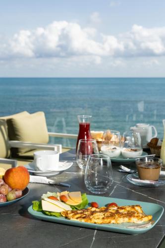 Food and beverages, HOTEL LA TOUR BLANCHE in La Marsa Food and beverages, HOTEL LA TOUR BLANCHE in La Marsa