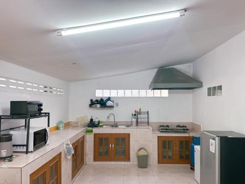 Kitchen, Ao Luek Hometel - Whole House Accommodation in Ao Luek Kitchen, Ao Luek Hometel - Whole House Accommodation in Ao Luek