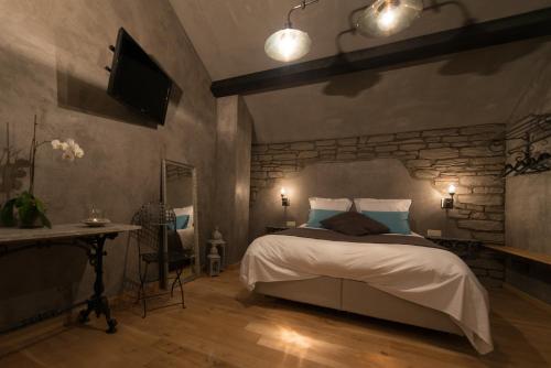This photo about Les Chambres du Vivier shared on HyHotel.com