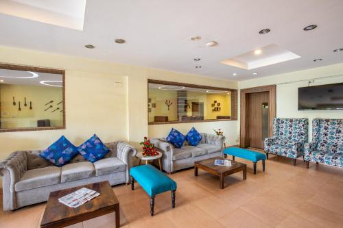 Lobby, Vinayaga Inn by Poppys Ooty near Botanical Gardens Lobby, Vinayaga Inn by Poppys Ooty near Botanical Gardens