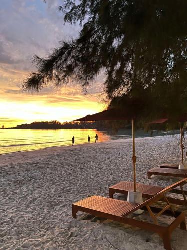 Koh Kood Club in Klong Hin Bay Koh Kood Club in Klong Hin Bay