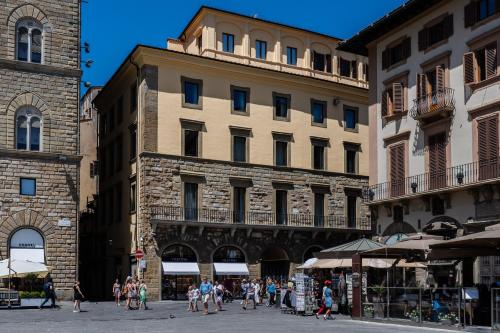 Apartments Florence - Palazzo Signoria luxury Apartments 5 - Nettuno