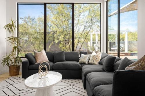 Luxury Mansion, Heated Pool and Spa, Pickleball, Batting Cage, 2 Game Rooms, Speakeasy near Scottsdale repülőtér Luxury Mansion, Heated Pool and Spa, Pickleball, Batting Cage, 2 Game Rooms, Speakeasy near Scottsdale repülőtér
