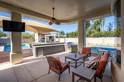 Luxury Mansion, Heated Pool and Spa, Pickleball, Batting Cage, 2 Game Rooms, Speakeasy near Scottsdale repülőtér Luxury Mansion, Heated Pool and Spa, Pickleball, Batting Cage, 2 Game Rooms, Speakeasy near Scottsdale repülőtér