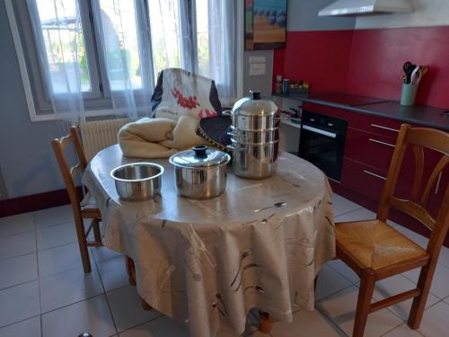 110 négyzetméteres, 3 hálószobás Ház 2 fürdőszobával Belleville Sur Loire területén (Devant le canal, 3 chambres , animaux bienvenus) in Belleville Sur Loire 110 négyzetméteres, 3 hálószobás Ház 2 fürdőszobával Belleville Sur Loire területén (Devant le canal, 3 chambres , animaux bienvenus) in Belleville Sur Loire