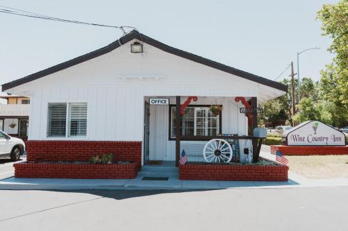 Paso Robles Wine Country Inn in 帕索羅布爾斯(CA) Paso Robles Wine Country Inn in 帕索羅布爾斯(CA)