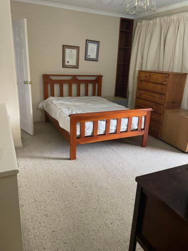 Felicity peaceful home stay in Woden Valley Felicity peaceful home stay in Woden Valley