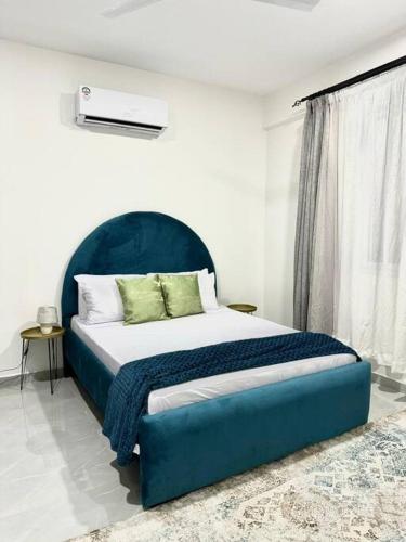 Azure 3bdrm ac pool 2min-beach