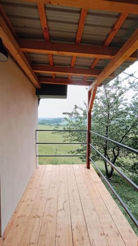 Chata - retreat na kopci in โบลวิซ Chata - retreat na kopci in โบลวิซ