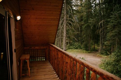 Erkély/terasz, Rustic Dream Cabin at Beaverfoot in Parson (BC) Erkély/terasz, Rustic Dream Cabin at Beaverfoot in Parson (BC)
