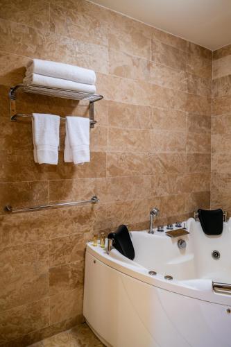 화장실, Casa Andina Premium Miraflores in 리마 화장실, Casa Andina Premium Miraflores in 리마