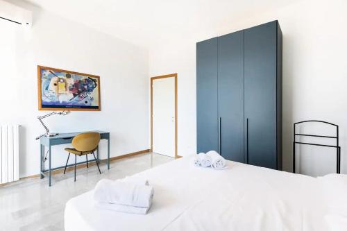 Amazing city center skyline apartment