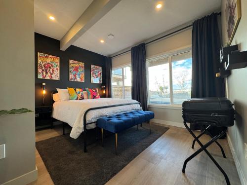 Modern Pet Friendly Walk-Out Suite and Den