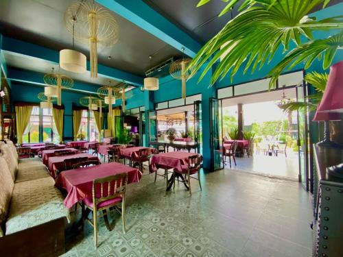 Restaurant, The Bridge Residence Hotel in Kanchanaburi Restaurant, The Bridge Residence Hotel in Kanchanaburi