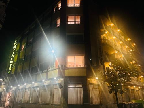 HOTEL CONTINENTAL in كوستا برافا ي ماريسمى HOTEL CONTINENTAL in كوستا برافا ي ماريسمى