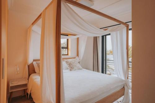 Calm Blouberg Beach Apt - Gated & Lift Access