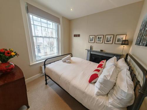 Historic Winchester Apartment