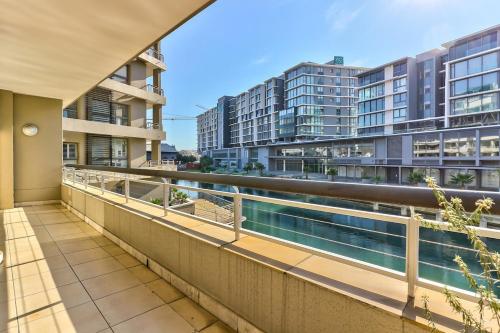 Cozy Apartment, WiFi, Centrally Located