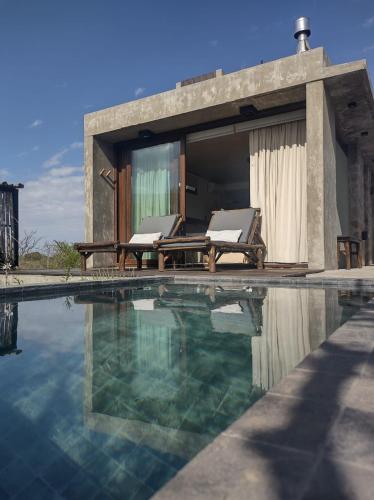 สระว่ายน้ำ, La Singladura in ลา โปบลาซียง ตราสลาสเซียร์รัส สระว่ายน้ำ, La Singladura in ลา โปบลาซียง ตราสลาสเซียร์รัส