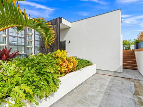 Taman, The Hills Residence in Simpson Bay Taman, The Hills Residence in Simpson Bay