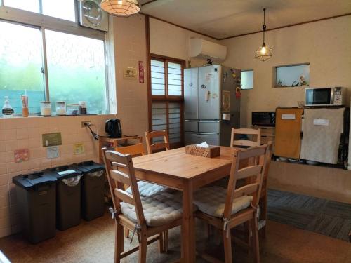 ห้องครัว, เกสต์เฮาส์ อะซิโตะ (Guesthouse Azito) in ยูโมโตะ ห้องครัว, เกสต์เฮาส์ อะซิโตะ (Guesthouse Azito) in ยูโมโตะ