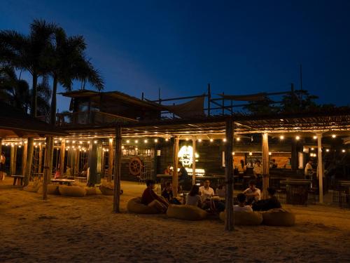 Restaurant, Cocoons Club Laiya in Batangas Restaurant, Cocoons Club Laiya in Batangas