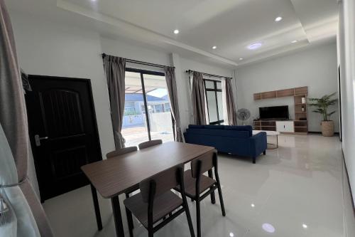 POOMe House in Nam Noi POOMe House in Nam Noi
