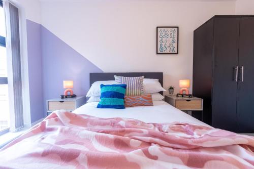 One Bed Apartment Gem Steps to City in Birmingham One Bed Apartment Gem Steps to City in Birmingham