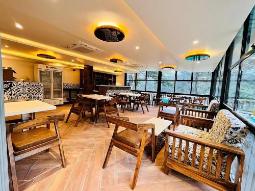 حانة/استراحة, NEELAM FORESTERIA RESORT in باتشمارهي حانة/استراحة, NEELAM FORESTERIA RESORT in باتشمارهي