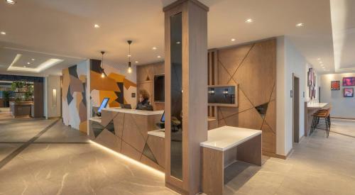 Foyer, Maldron Hotel Brighton City Centre in Brighton and Hove Foyer, Maldron Hotel Brighton City Centre in Brighton and Hove