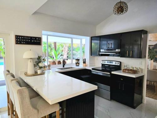 Sunset Retreat at Heart of Miami with pool in Sunset Sunset Retreat at Heart of Miami with pool in Sunset