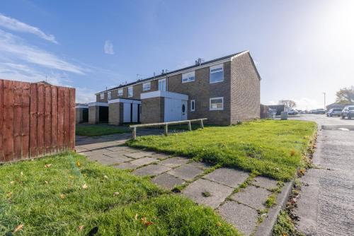 Exterior view, Modern 3 Bed House-Free Parking in Cramlington Eastfield Exterior view, Modern 3 Bed House-Free Parking in Cramlington Eastfield