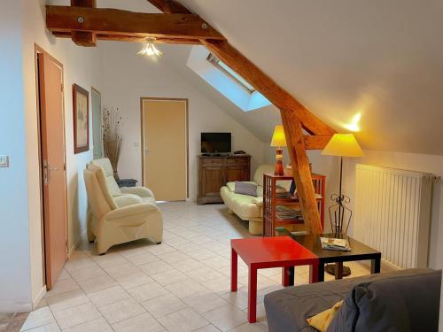 Gîte Molineuf, 4 pièces, 8 personnes - FR-1-491-430 (Gite tout inclus pres de Blois avec jardin, ideal familles, proche chateaux de la Loire - FR-1-491-4) in 奧爾謝斯 Gîte Molineuf, 4 pièces, 8 personnes - FR-1-491-430 (Gite tout inclus pres de Blois avec jardin, ideal familles, proche chateaux de la Loire - FR-1-491-4) in 奧爾謝斯