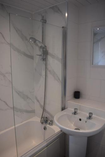 3 Bedroom-Kelpies Serviced Apartments Burns in Airth 3 Bedroom-Kelpies Serviced Apartments Burns in Airth
